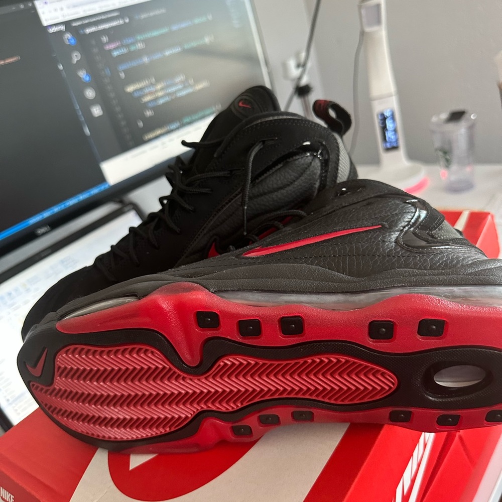 Nike total air max uptempo